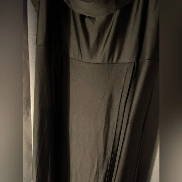 Long black dress - Picture 2 of 7